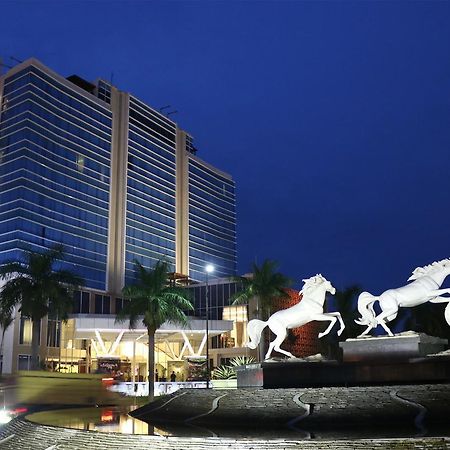 Java Palace Hotel Cikarang Exterior foto