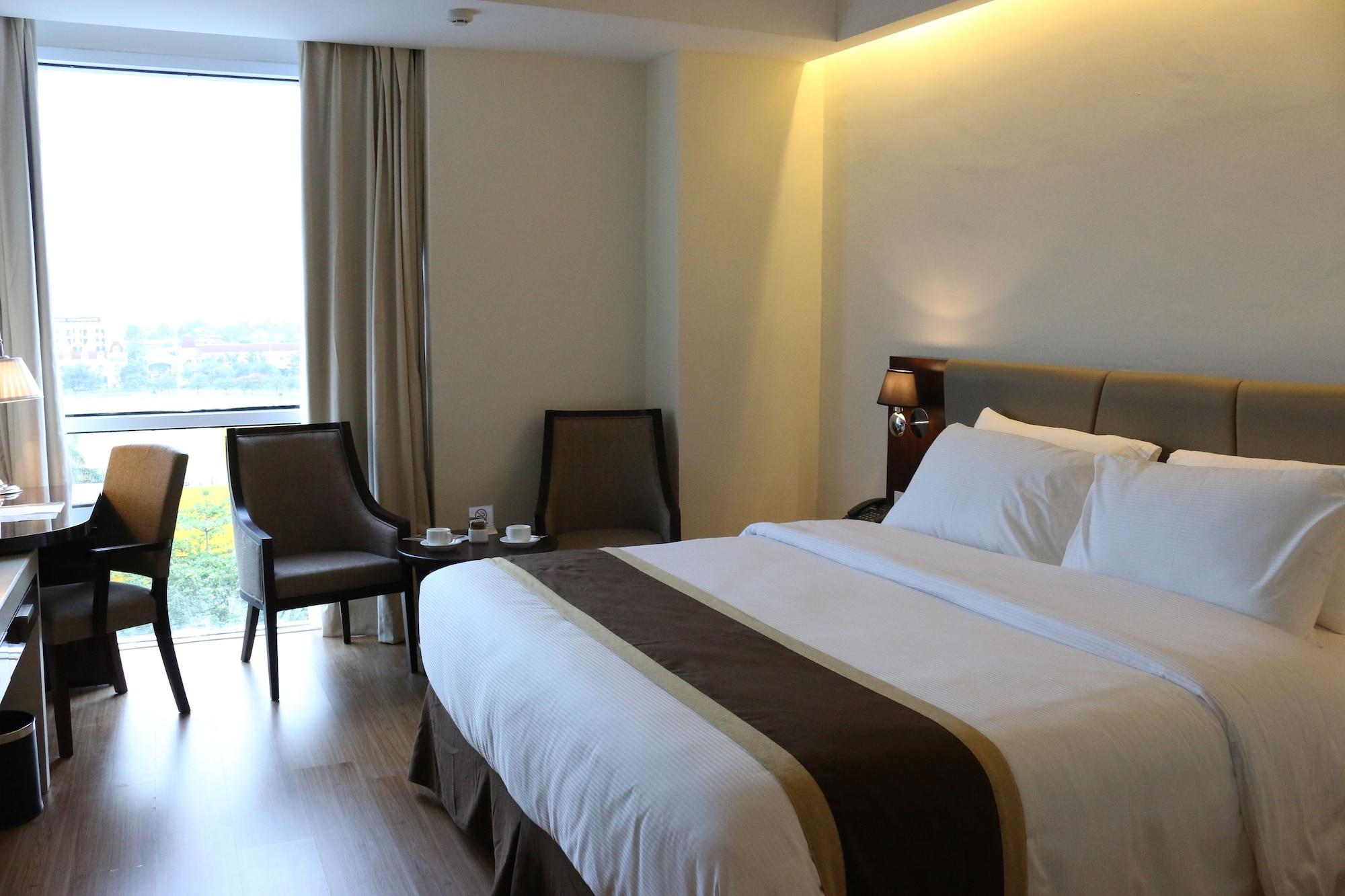 Java Palace Hotel Cikarang Exterior foto