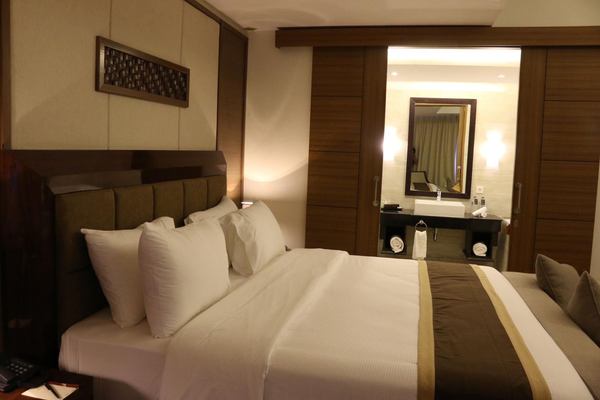Java Palace Hotel Cikarang Exterior foto