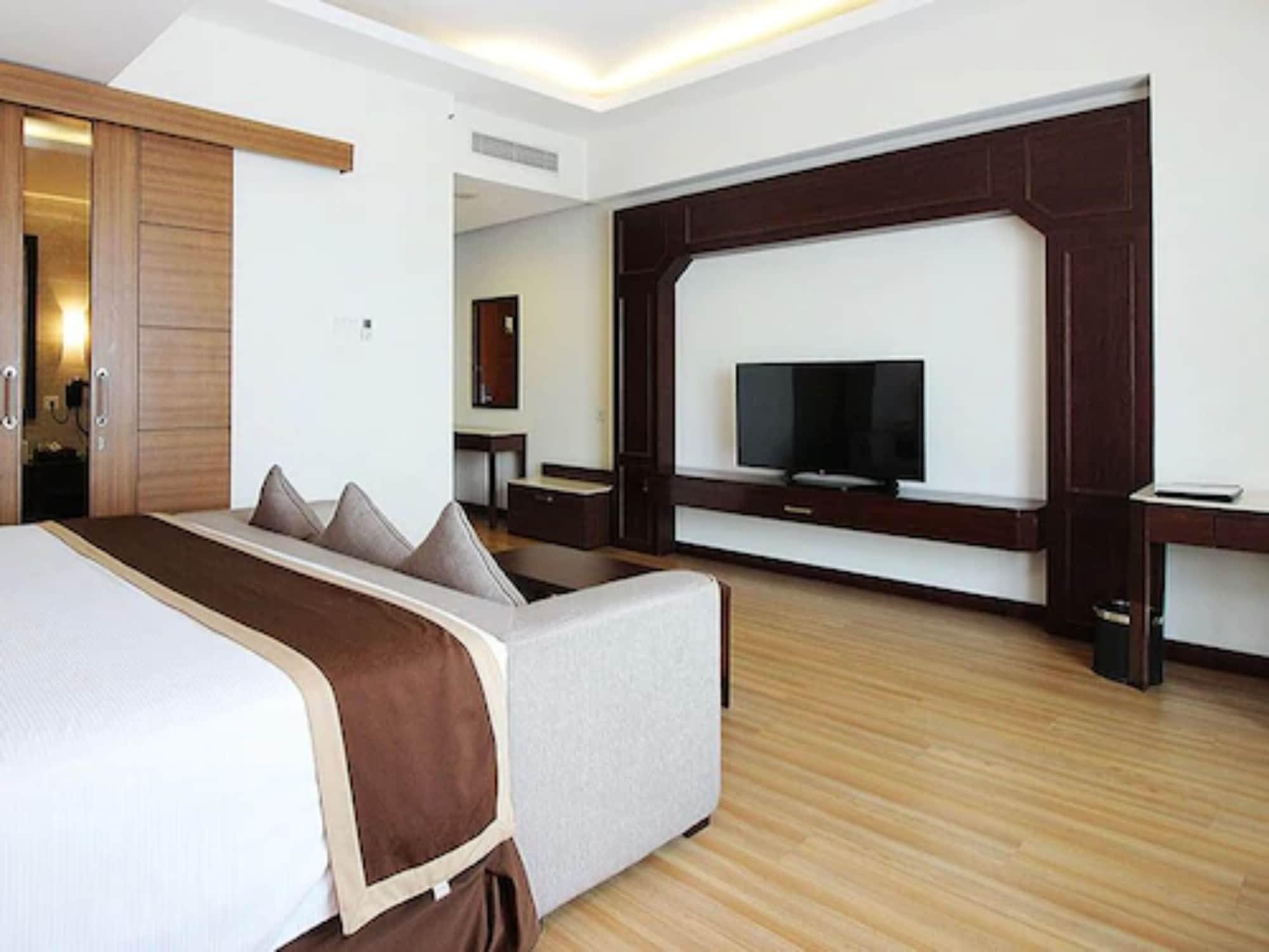 Java Palace Hotel Cikarang Exterior foto